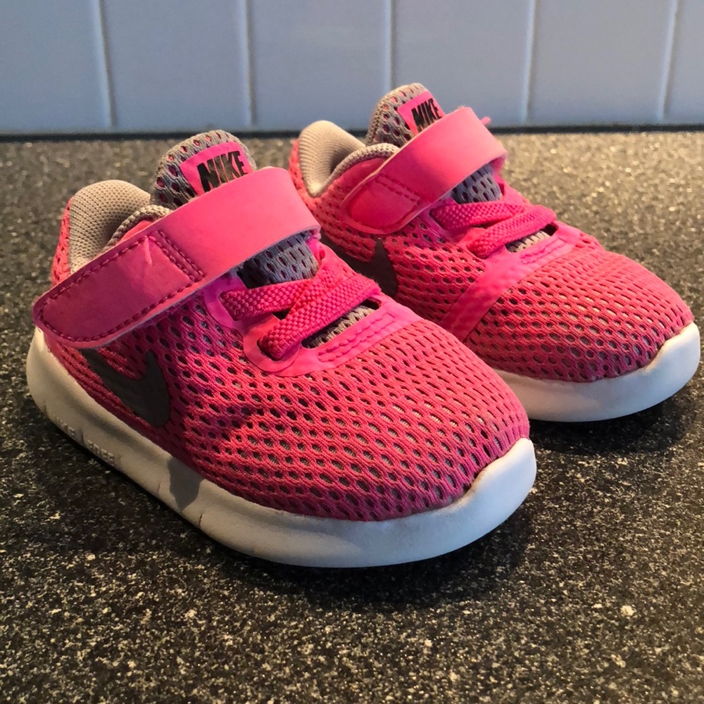 Children’s Nike Sneakers - Hot Pink